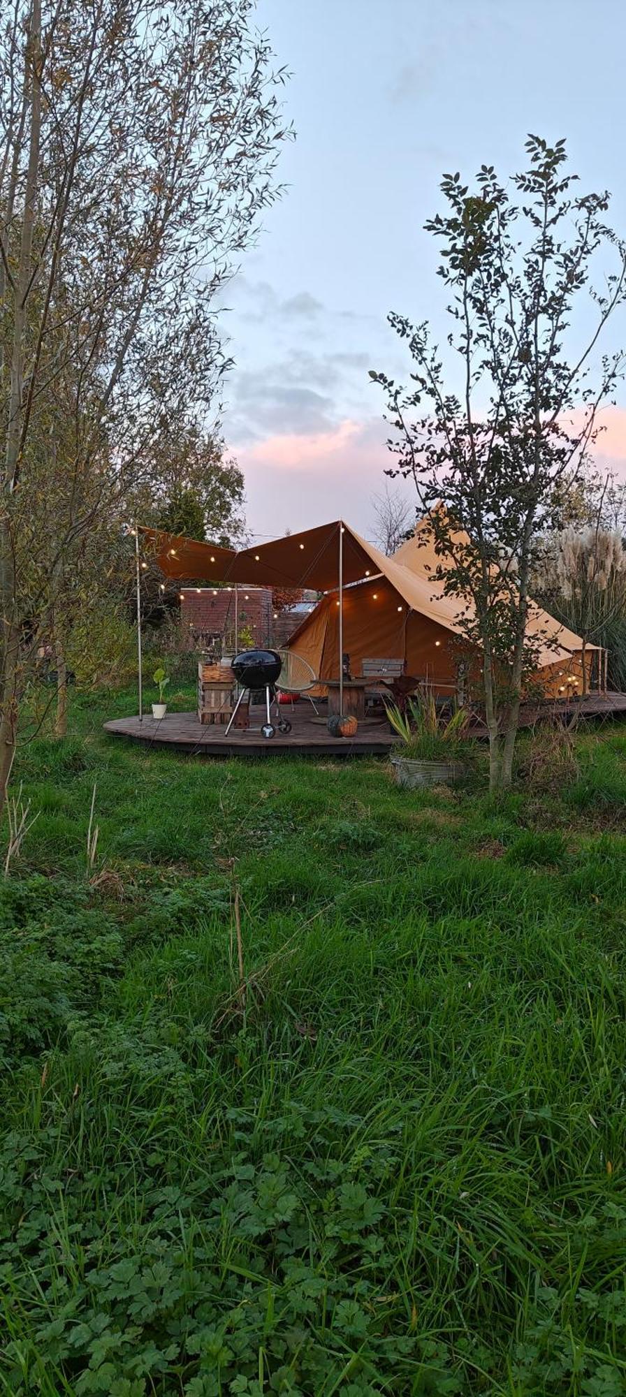Au Pied Du Trieu, The Glamping Experience Hotel Labroye Exterior photo